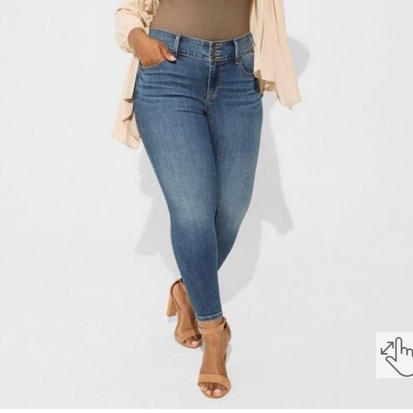TORRID BOMBSHELL JEAN size 18 - Picture 1 of 3